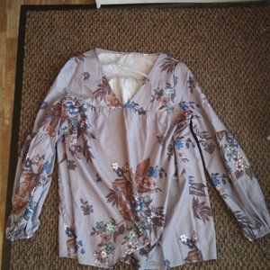 Gray floral long-sleeve blouse